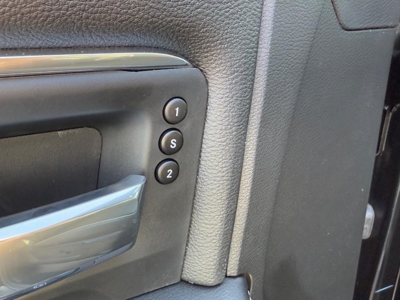 Ram 2500 Vehicle Full-screen Gallery Image 8