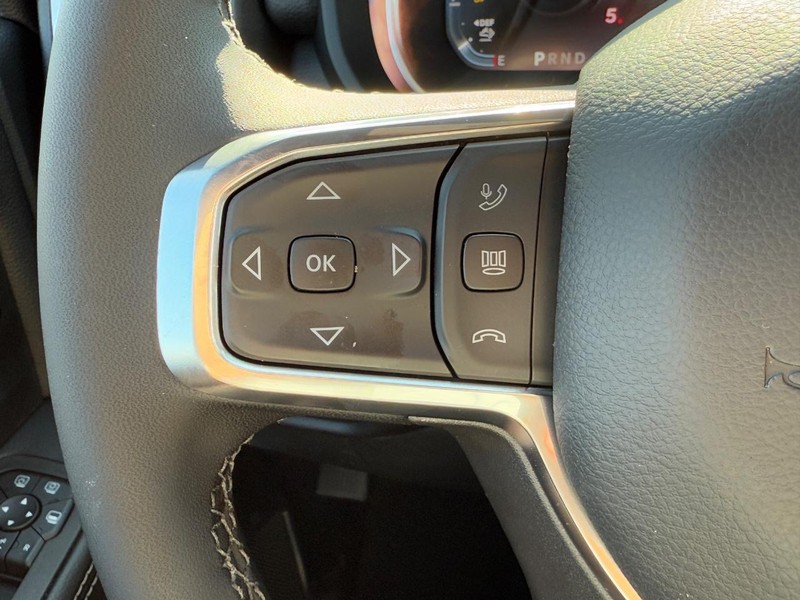 Ram 2500 Vehicle Full-screen Gallery Image 10