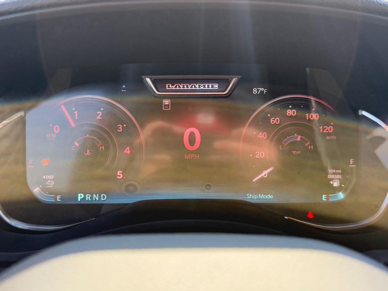 Ram 2500 Vehicle Full-screen Gallery Image 12