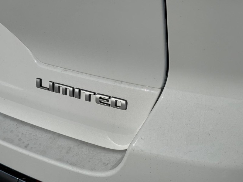 Jeep Grand Cherokee Vehicle Full-screen Gallery Image 4