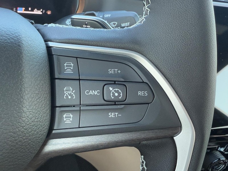 Jeep Grand Cherokee Vehicle Full-screen Gallery Image 14