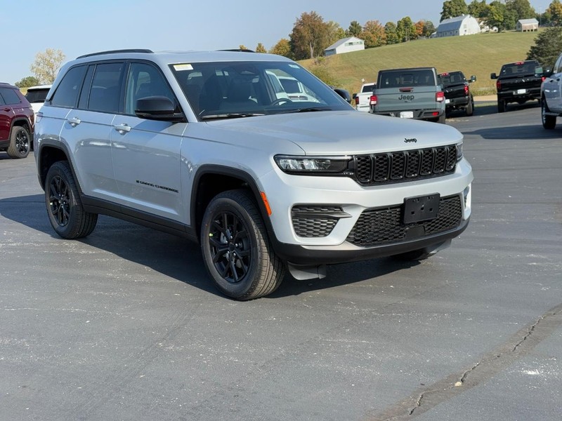 Jeep Grand Cherokee Vehicle Full-screen Gallery Image 2