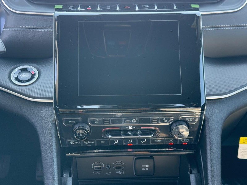 Jeep Grand Cherokee Vehicle Full-screen Gallery Image 8