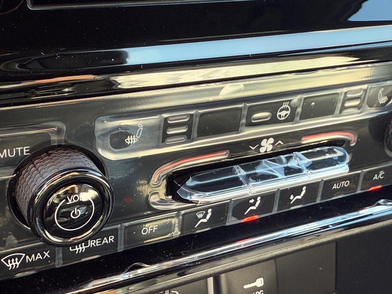 Jeep Grand Cherokee Vehicle Full-screen Gallery Image 14