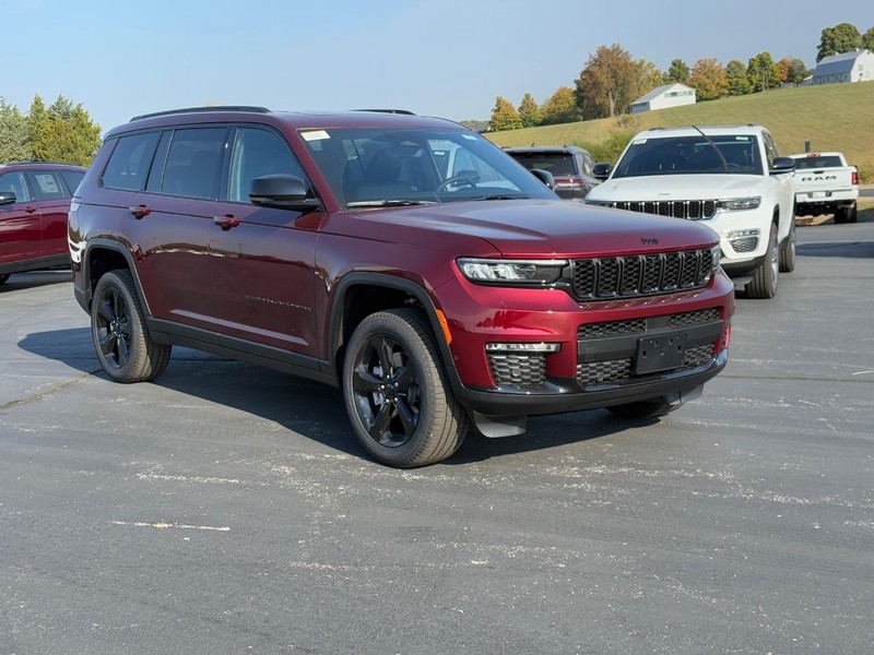 Jeep Grand Cherokee L Vehicle Full-screen Gallery Image 2
