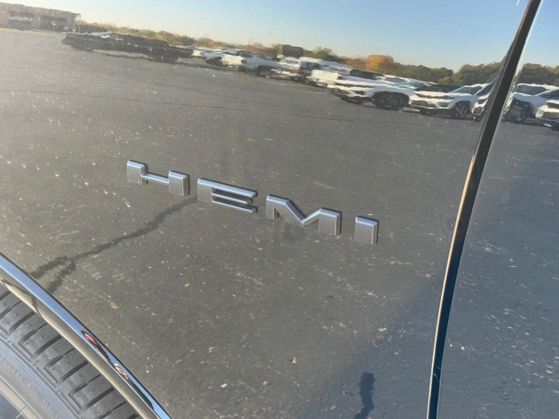 Dodge Durango Vehicle Full-screen Gallery Image 4