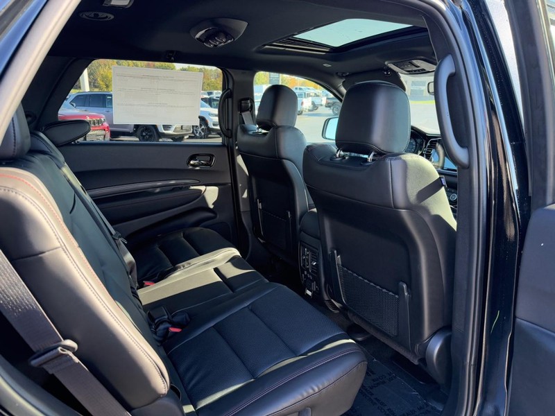 Dodge Durango Vehicle Full-screen Gallery Image 6