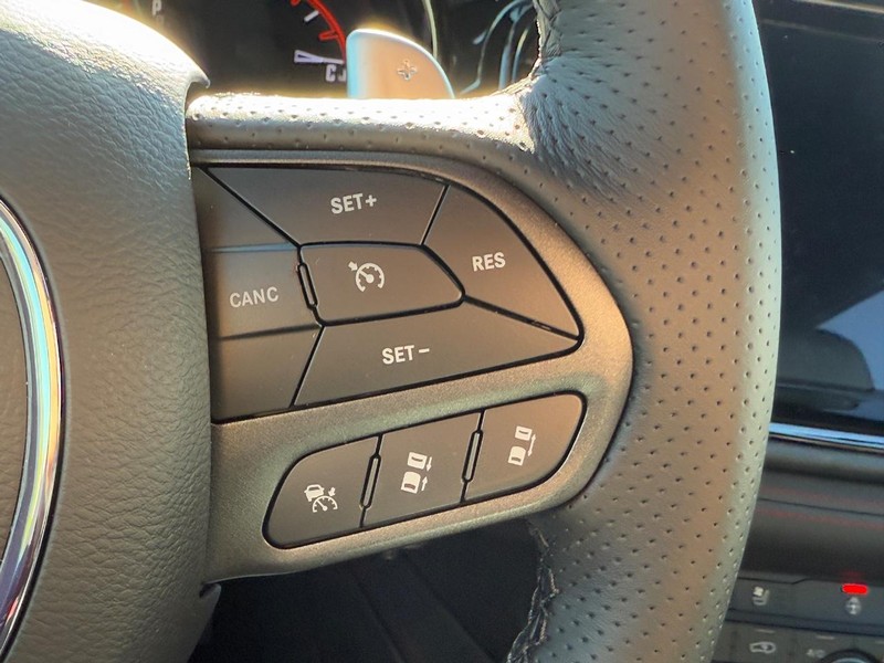 Dodge Durango Vehicle Full-screen Gallery Image 14