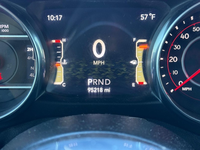 Jeep Wrangler Unlimited Vehicle Full-screen Gallery Image 20