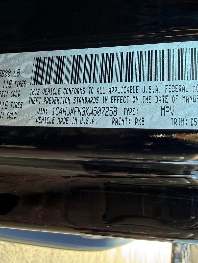 Jeep Wrangler Unlimited Vehicle Full-screen Gallery Image 22