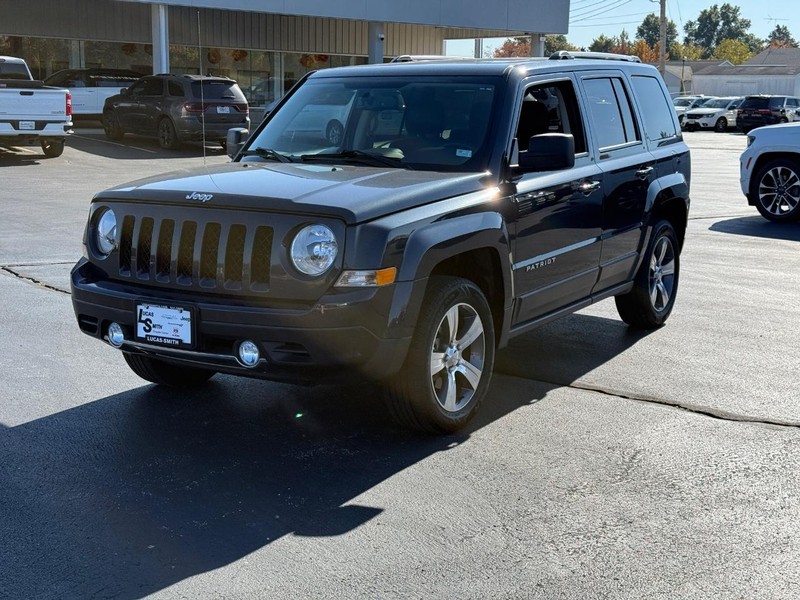 Jeep Patriot Vehicle Full-screen Gallery Image 08