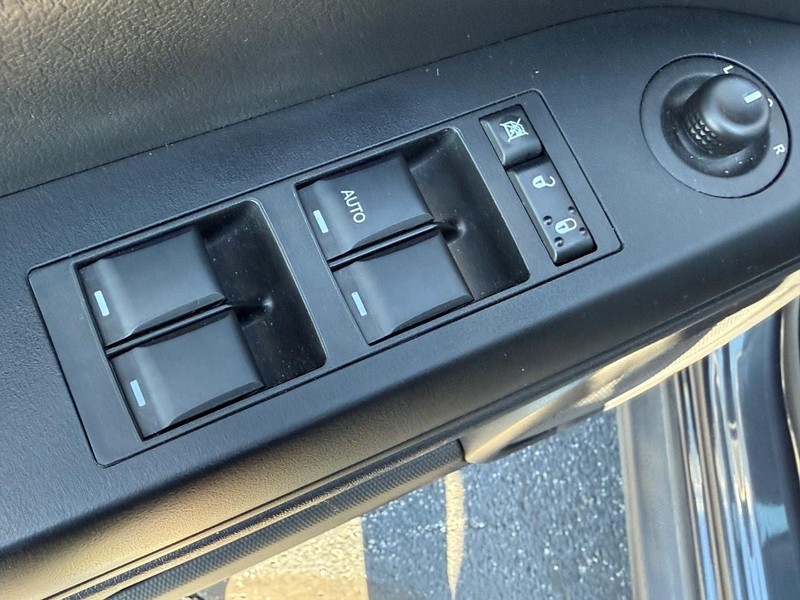 Jeep Patriot Vehicle Full-screen Gallery Image 14