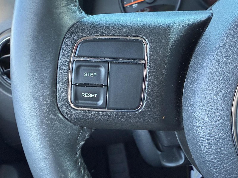 Jeep Patriot Vehicle Full-screen Gallery Image 16