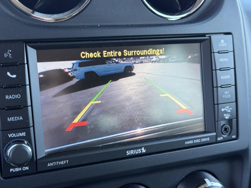 Jeep Patriot Vehicle Full-screen Gallery Image 20