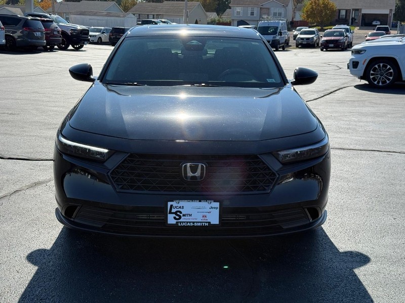 Honda Accord Sedan Vehicle Full-screen Gallery Image 09