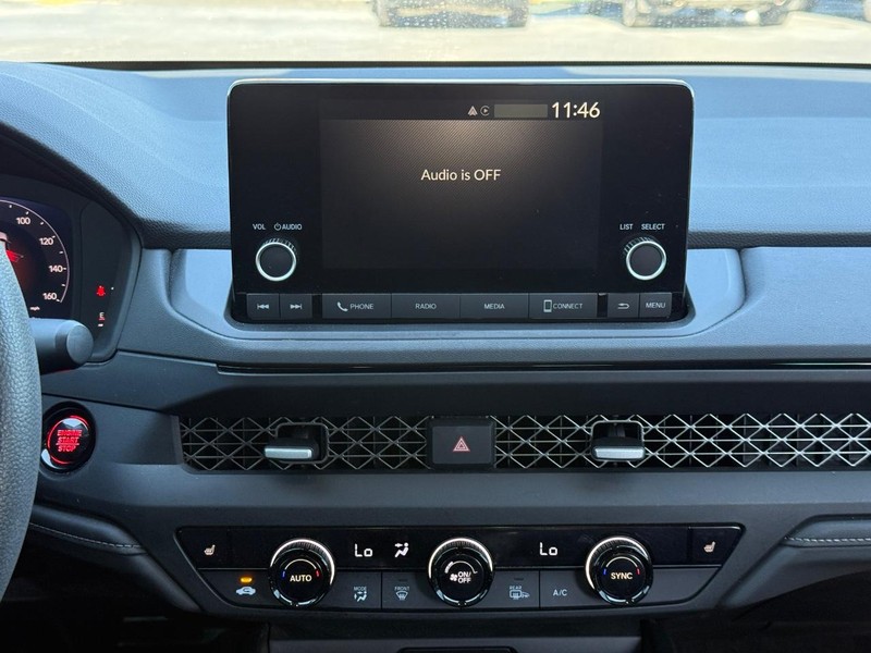 Honda Accord Sedan Vehicle Full-screen Gallery Image 13