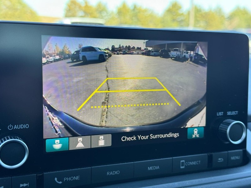 Honda Accord Sedan Vehicle Full-screen Gallery Image 20