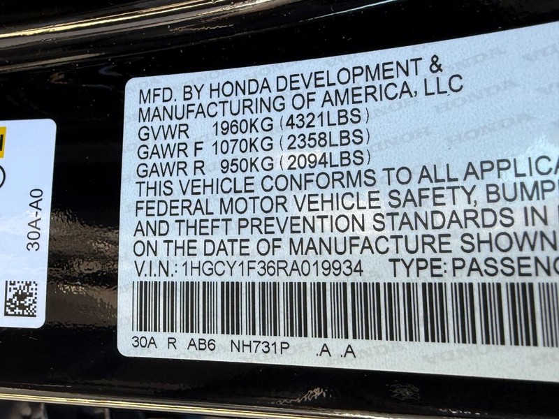 Honda Accord Sedan Vehicle Full-screen Gallery Image 22