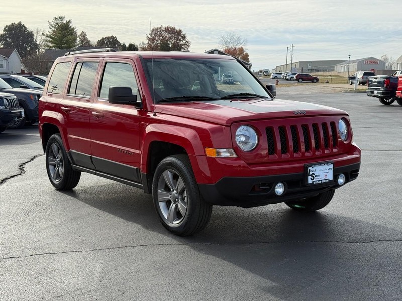 Jeep Patriot Vehicle Full-screen Gallery Image 2