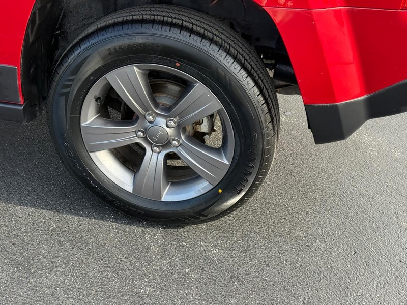 Jeep Patriot Vehicle Full-screen Gallery Image 7