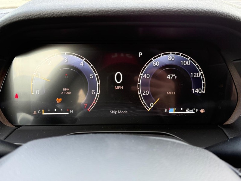 Jeep Grand Cherokee Vehicle Full-screen Gallery Image 13