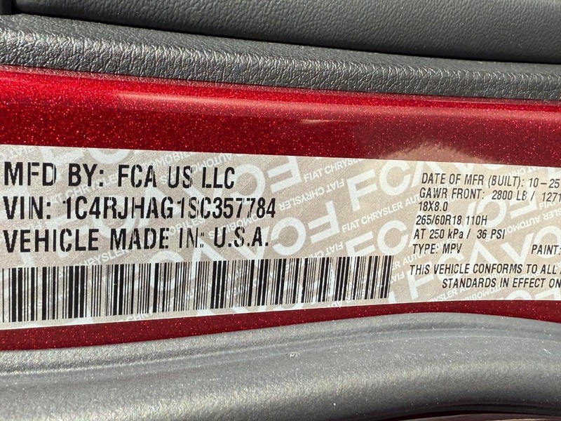 Jeep Grand Cherokee Vehicle Full-screen Gallery Image 15