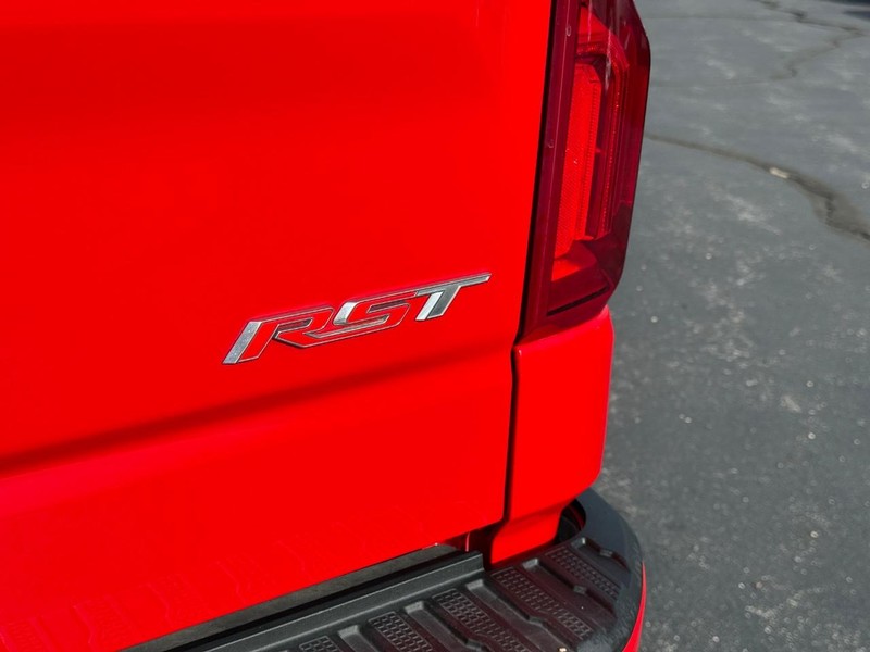 Chevrolet Silverado 1500 Vehicle Full-screen Gallery Image 06