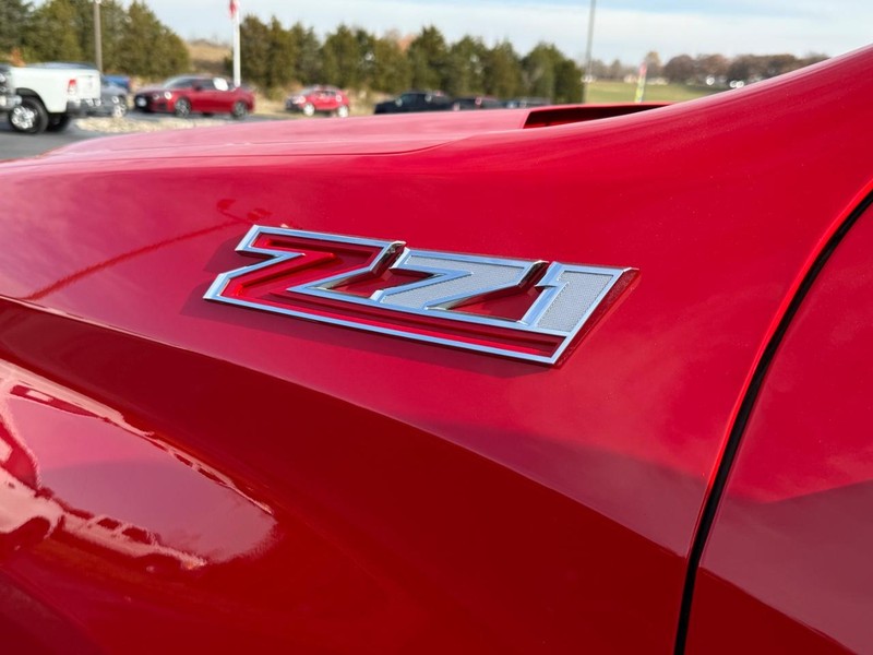 Chevrolet Silverado 1500 Vehicle Full-screen Gallery Image 10