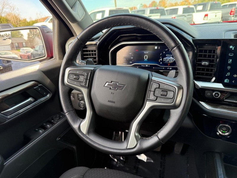 Chevrolet Silverado 1500 Vehicle Full-screen Gallery Image 14