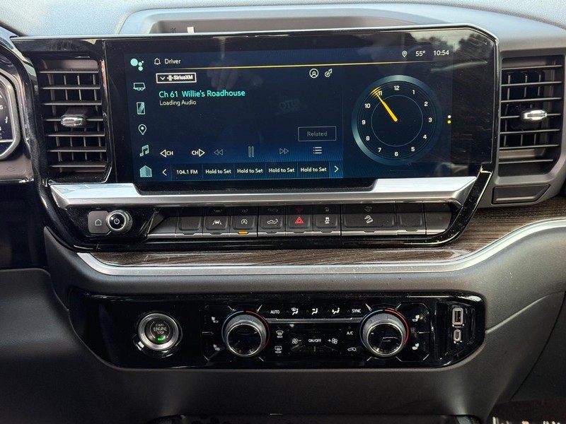 Chevrolet Silverado 1500 Vehicle Full-screen Gallery Image 15