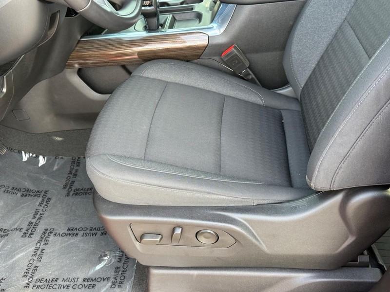 Chevrolet Silverado 1500 Vehicle Full-screen Gallery Image 17