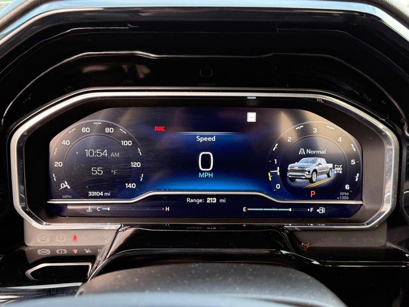 Chevrolet Silverado 1500 Vehicle Full-screen Gallery Image 21