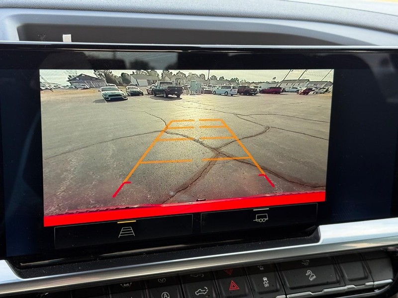 Chevrolet Silverado 1500 Vehicle Full-screen Gallery Image 22