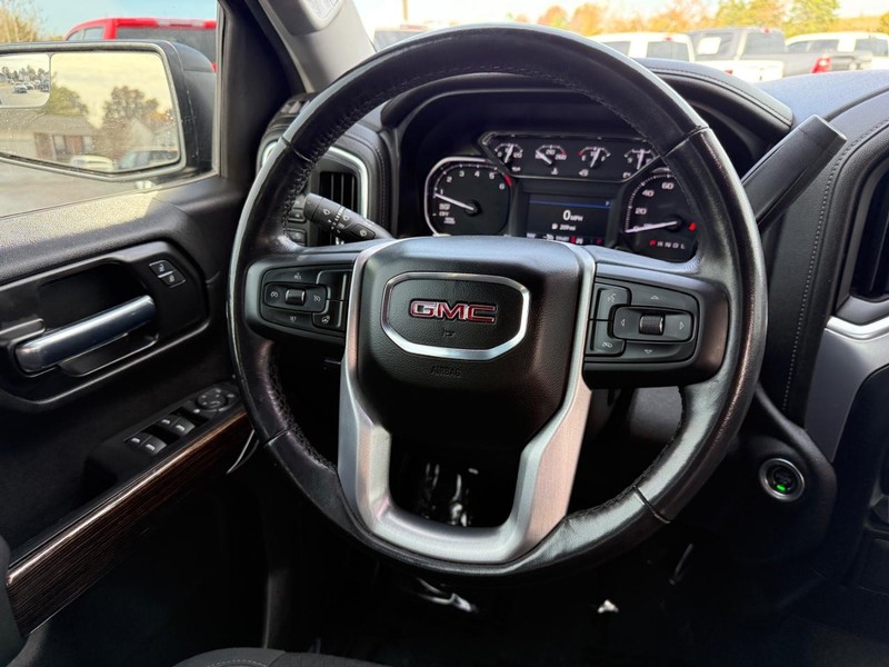GMC Sierra 1500 Vehicle Full-screen Gallery Image 15