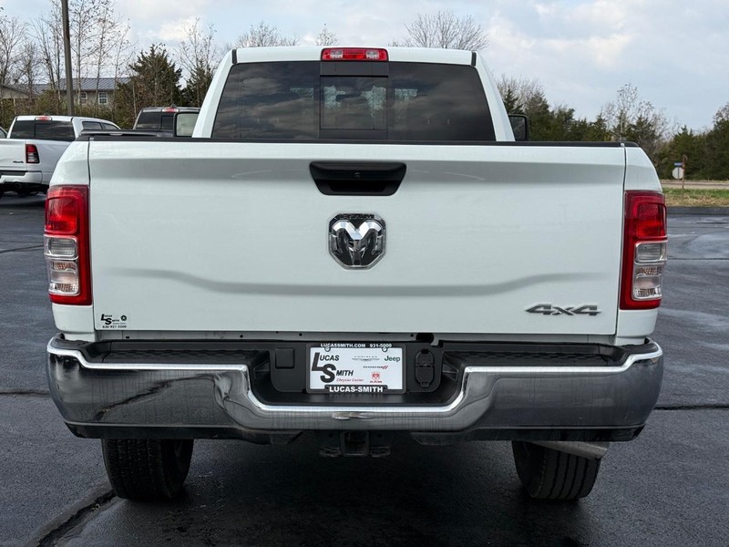 Ram 2500 Vehicle Full-screen Gallery Image 5
