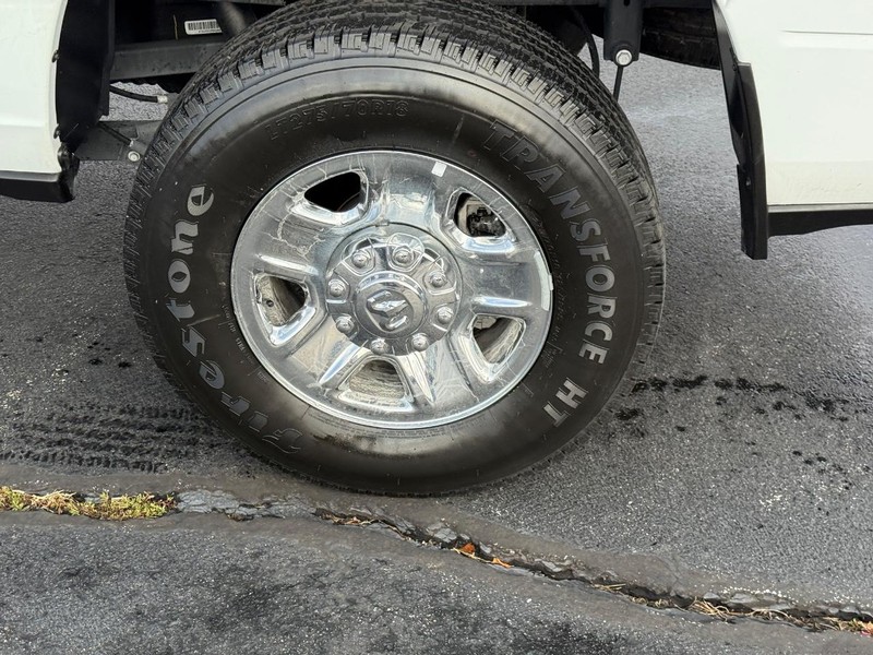 Ram 2500 Vehicle Full-screen Gallery Image 7