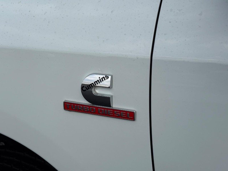 Ram 2500 Vehicle Full-screen Gallery Image 8