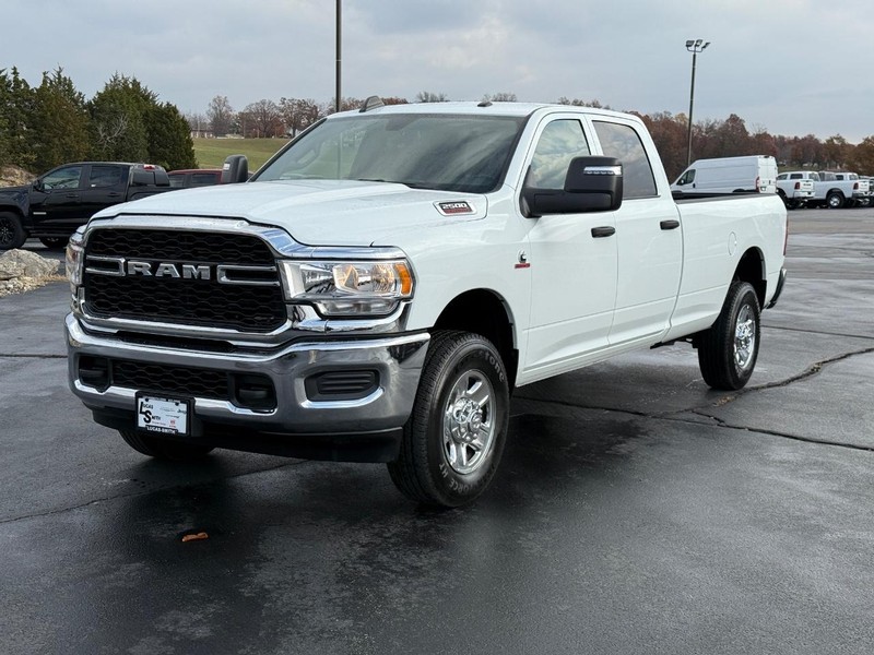 Ram 2500 Vehicle Full-screen Gallery Image 10