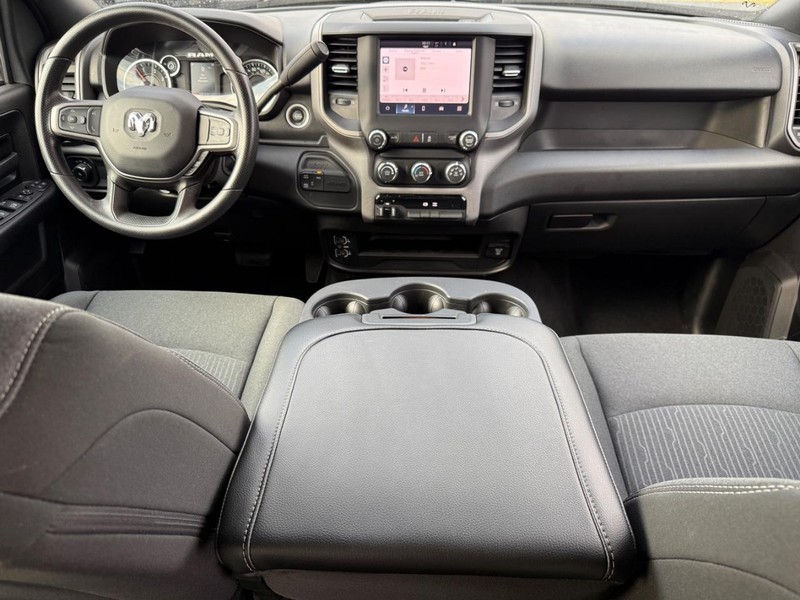 Ram 2500 Vehicle Full-screen Gallery Image 13