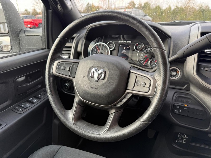 Ram 2500 Vehicle Full-screen Gallery Image 14