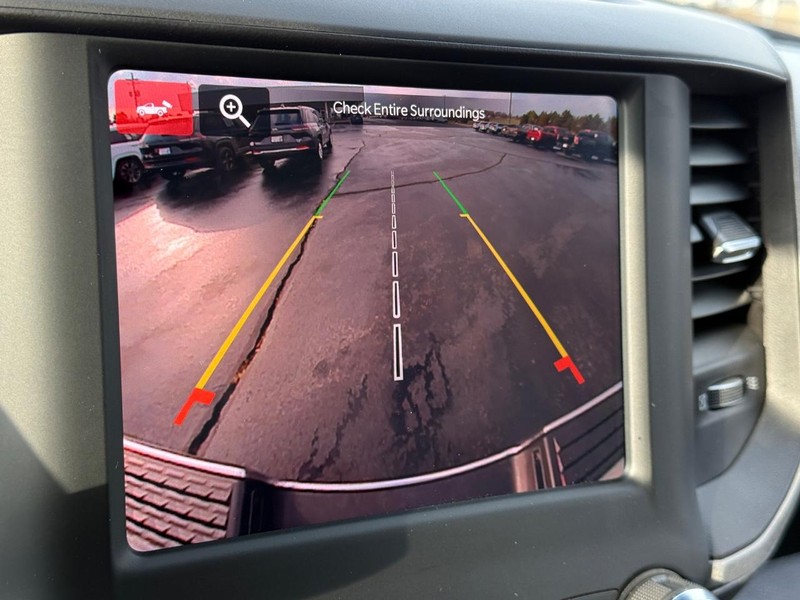 Ram 2500 Vehicle Full-screen Gallery Image 22