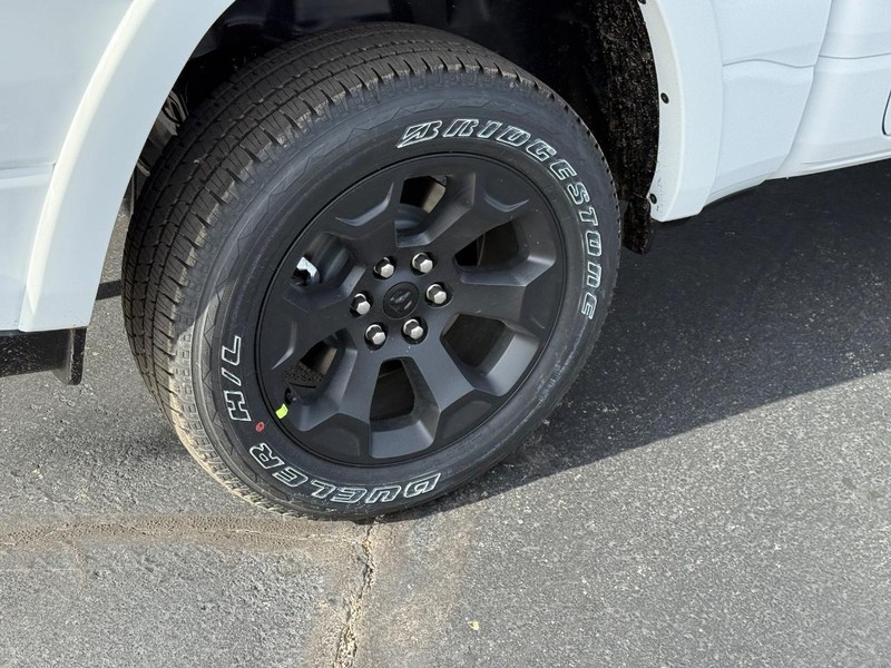 Ram 1500 Vehicle Full-screen Gallery Image 4