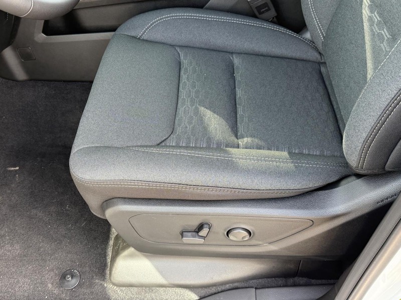 Ram 1500 Vehicle Full-screen Gallery Image 11