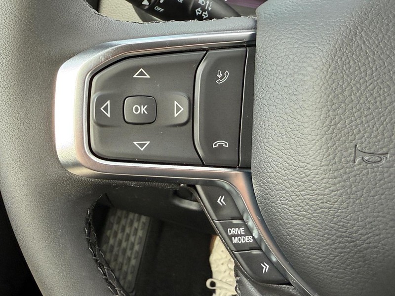 Ram 1500 Vehicle Full-screen Gallery Image 12