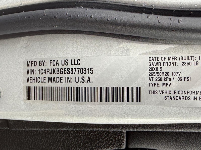 Jeep Grand Cherokee L Vehicle Full-screen Gallery Image 19