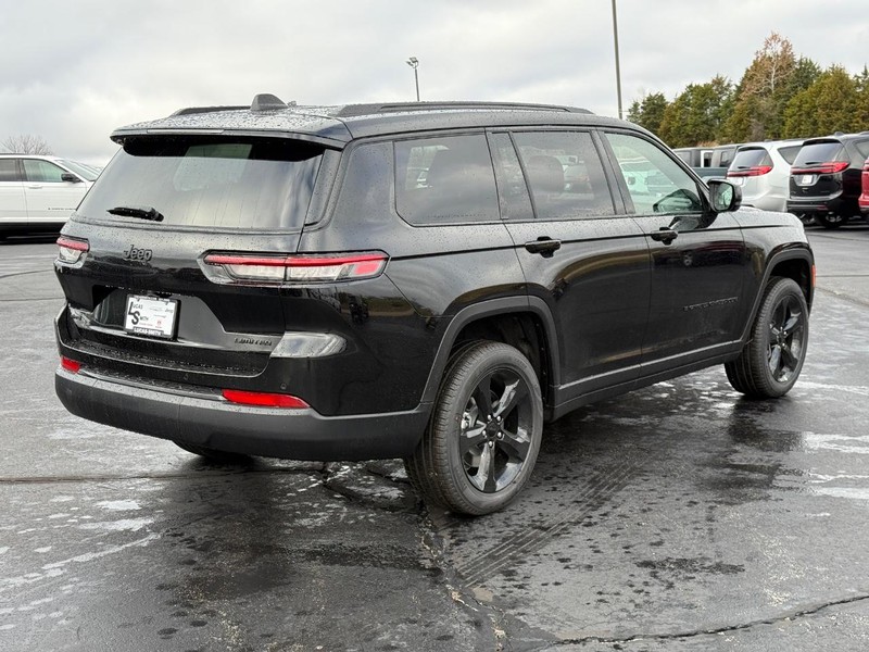 Jeep Grand Cherokee L Vehicle Full-screen Gallery Image 3