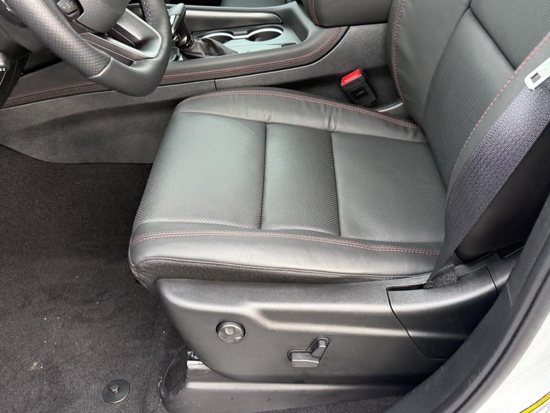 Dodge Durango Vehicle Full-screen Gallery Image 13