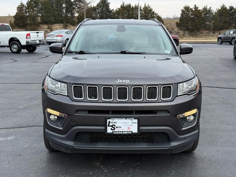 Jeep Compass Vehicle Full-screen Gallery Image 09