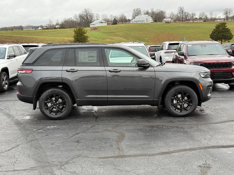 Jeep Grand Cherokee Vehicle Full-screen Gallery Image 2