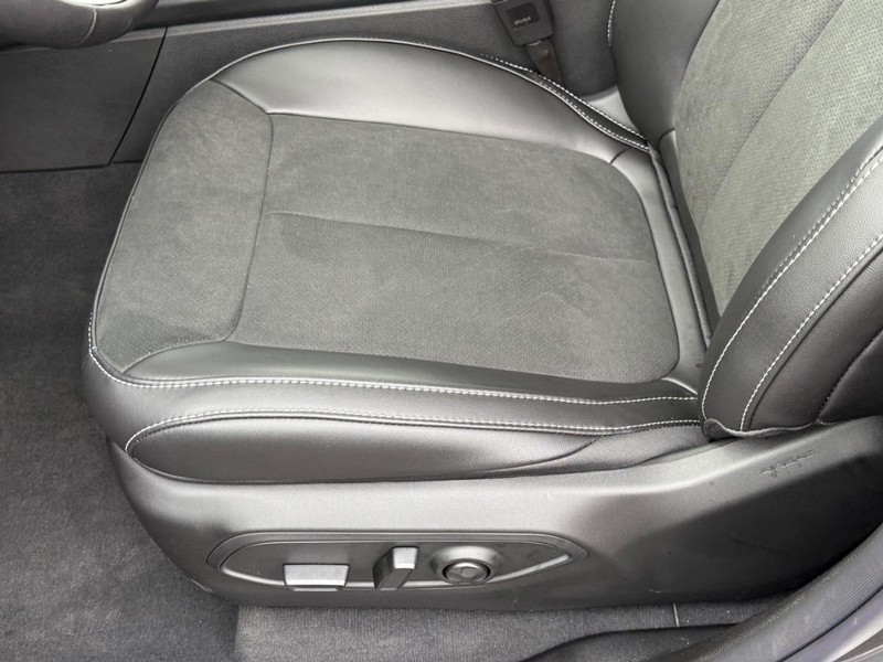 Jeep Grand Cherokee Vehicle Full-screen Gallery Image 10